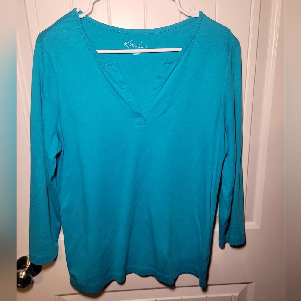 Kim Roger's v neck top 100% cotton size large
